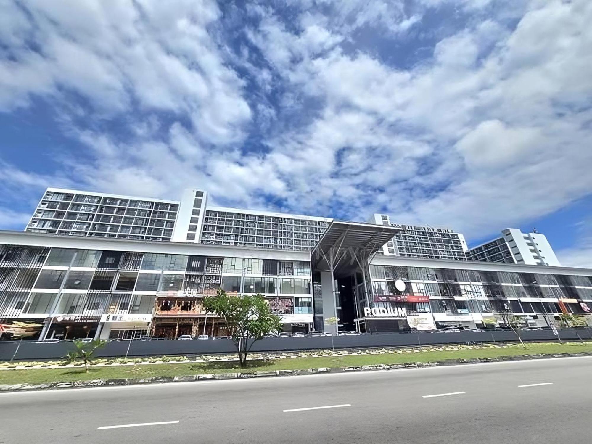 Apartment The Podium Luxury 6pax 3br Hfloor Facing Aeon