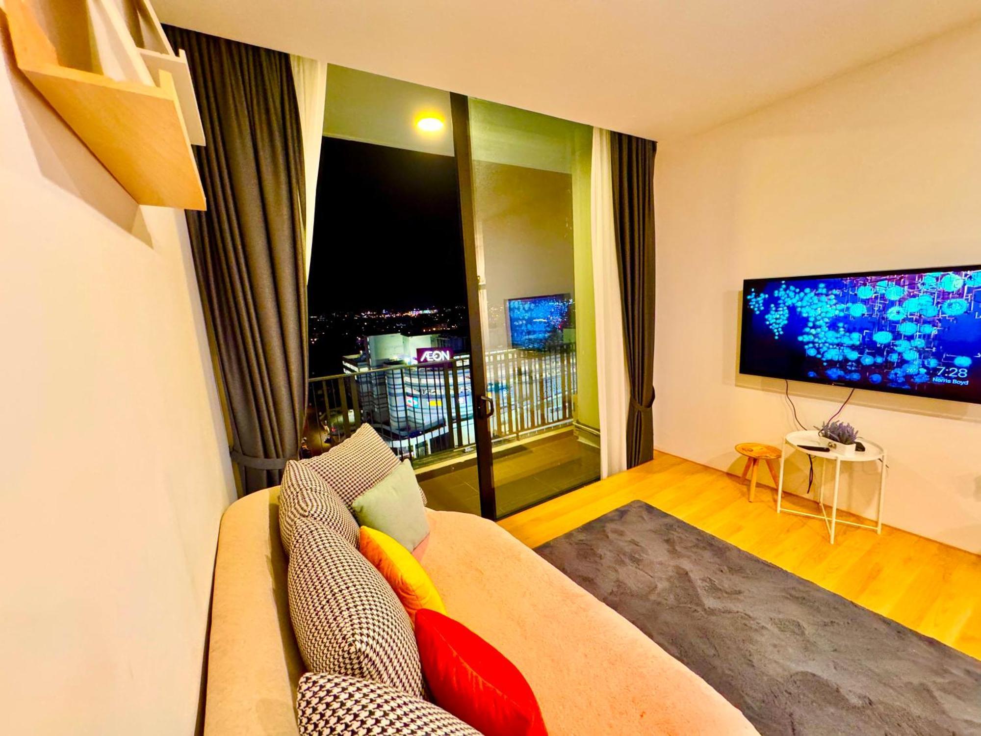 Apartment The Podium Luxury 6pax 3br Hfloor Facing Aeon *